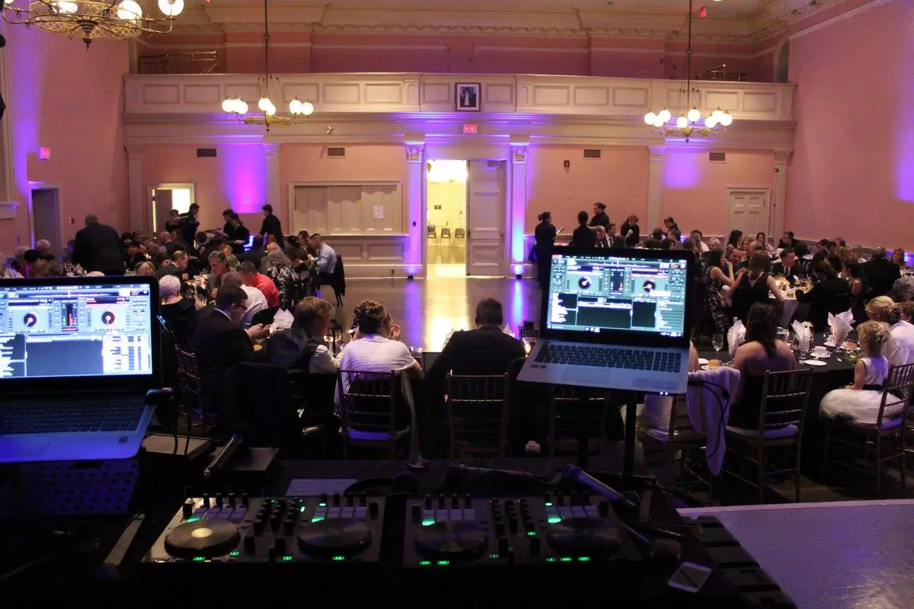 Niagara District Court House wedding venue