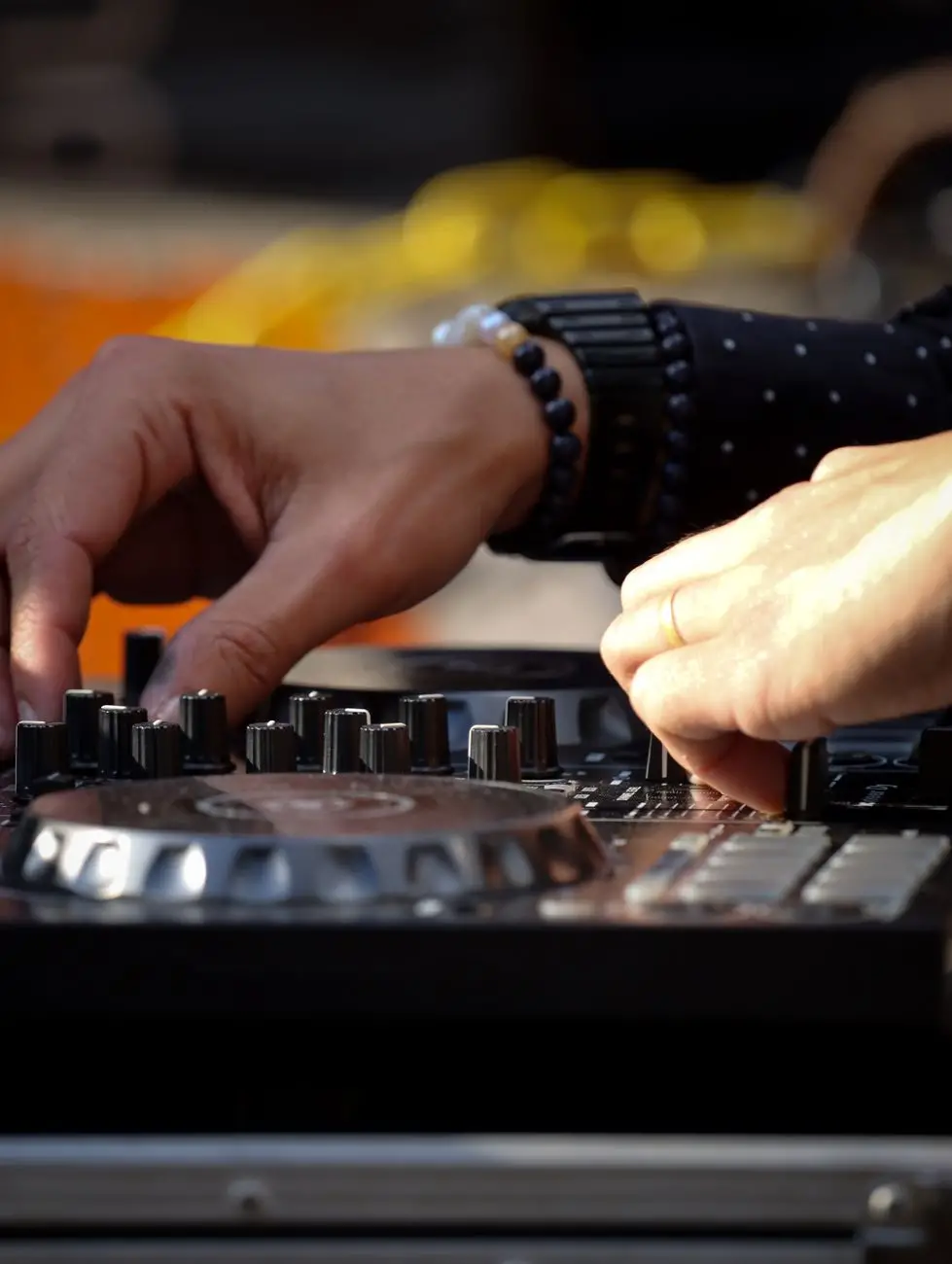 You are currently viewing Niagara Falls Wedding DJ Guide (2026)
